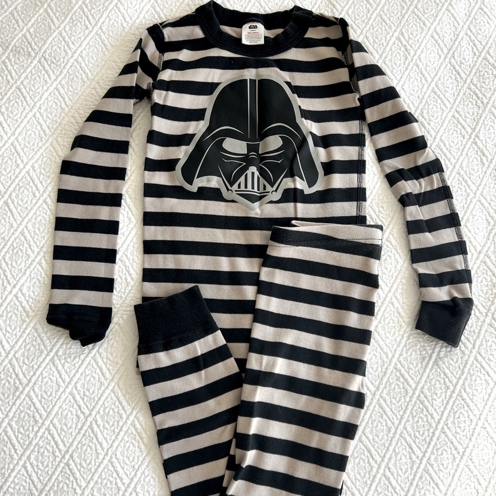 Hanna Anderson size 120cm (6/7) long sleeved pajamas.